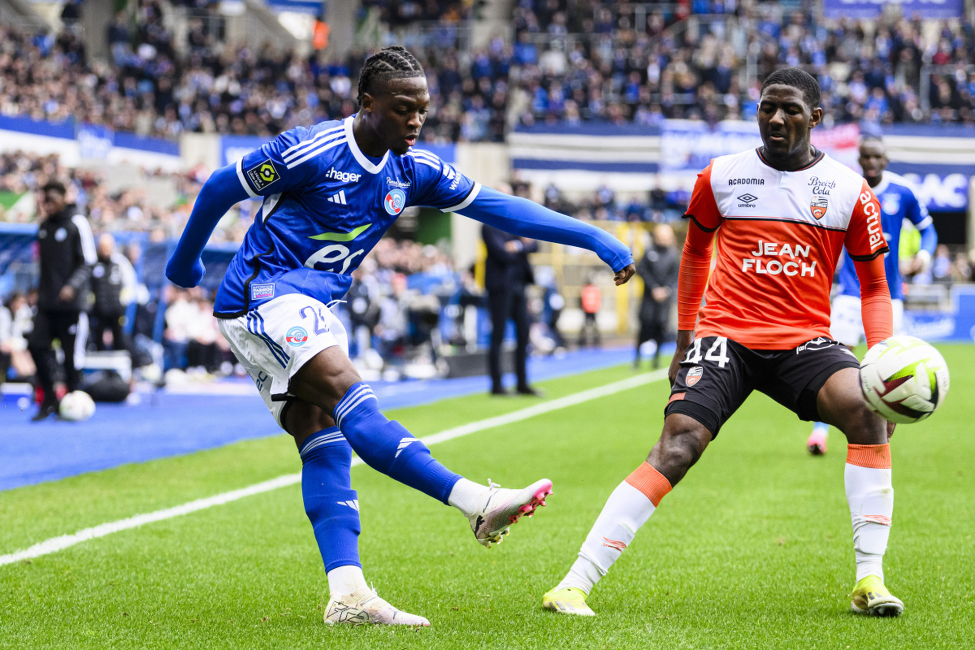 mk体育官网包含今晨里昂调整名单以备法国杯，复出首秀环节打磨，态度坚定，团队化学反应显著的词条